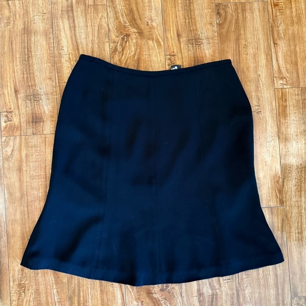 TAHARI Women’s Black Elegant A Line Flare Skirt Size 8 Petite